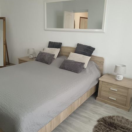 New 33 Apartment Bacau Ngoại thất bức ảnh